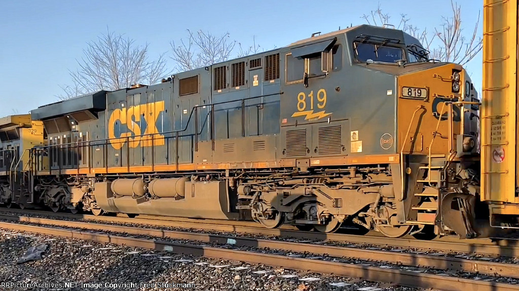 CSX 819